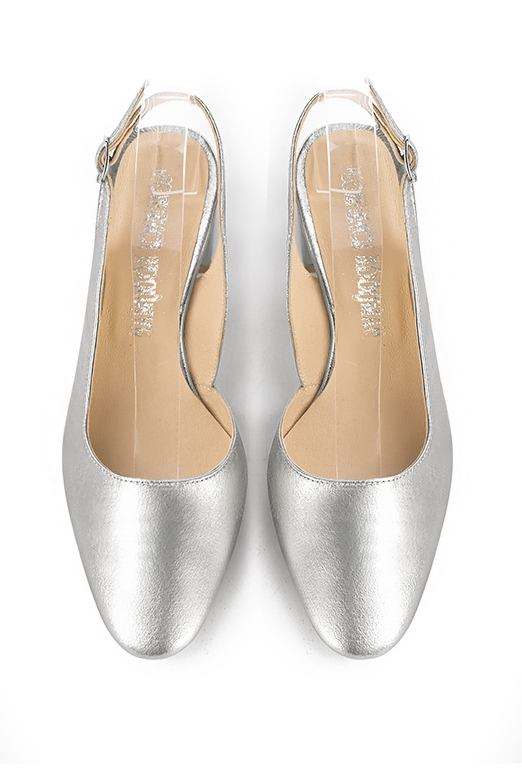 Light silver women's slingback shoes. Round toe. Medium flare heels. Top view - Florence KOOIJMAN